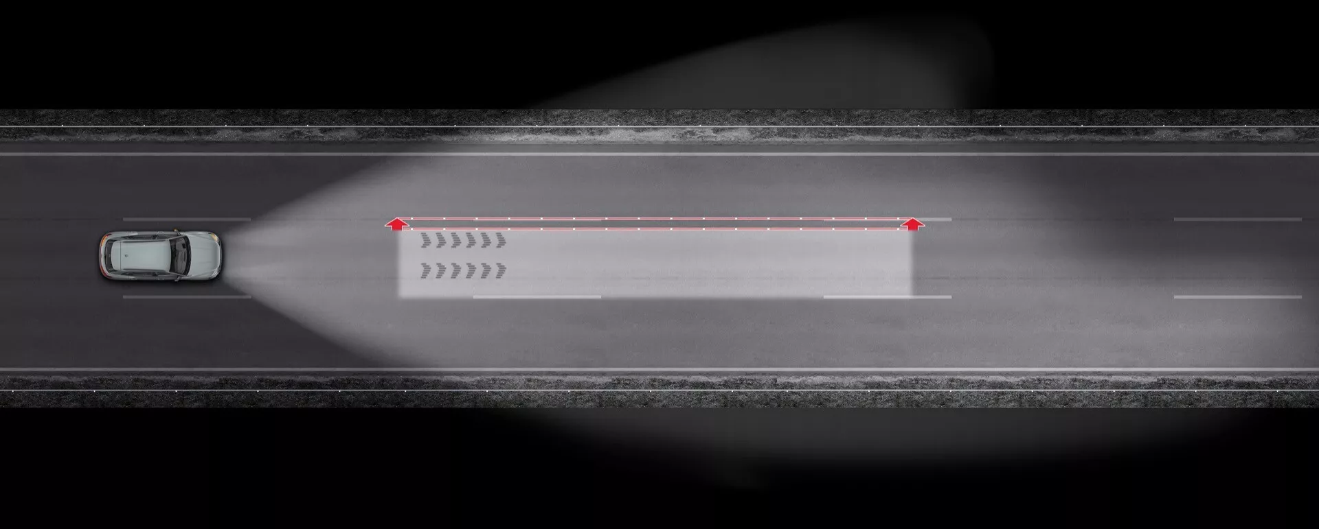 Audi Q8 e-tron 2023 v barvě Glacier White Metallic, jedoucí po dálnici, předvádějící elegantní vnější design a pokročilou elektrickou technologii