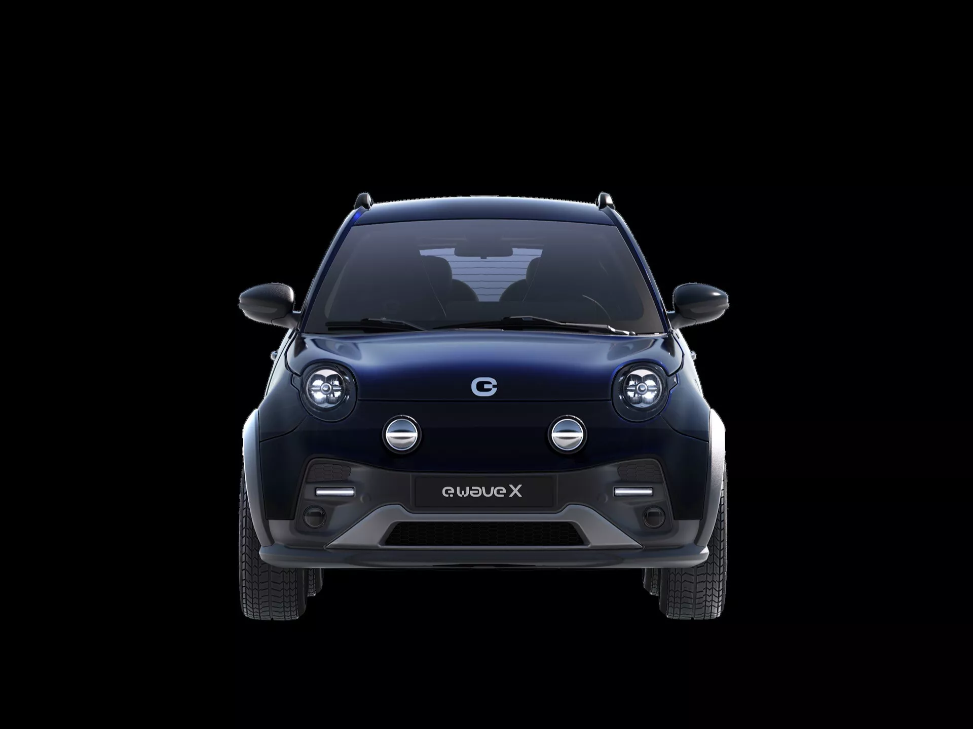 Pohled zepředu na vůz Ego-Mobile ewave-x 2022 (1. generace) ve studiovém prostředí. Kompaktní, městský nebo elektrický vůz má krátkou kapotu, moderní pravděpodobně LED světlomety, převážně uzavřenou mřížku s vzorovaným designem, držák registrační značky, logo uprostřed, symetrická mlhová světla nebo doplňková spodní světla, parkovací senzory zabudované v předním nárazníku a reflexní čelní sklo naznačující kontrolované osvětlení. Obrázek je pořízen z úrovně očí, zachycuje celou šířku a část podvozku vozu proti černému pozadí.