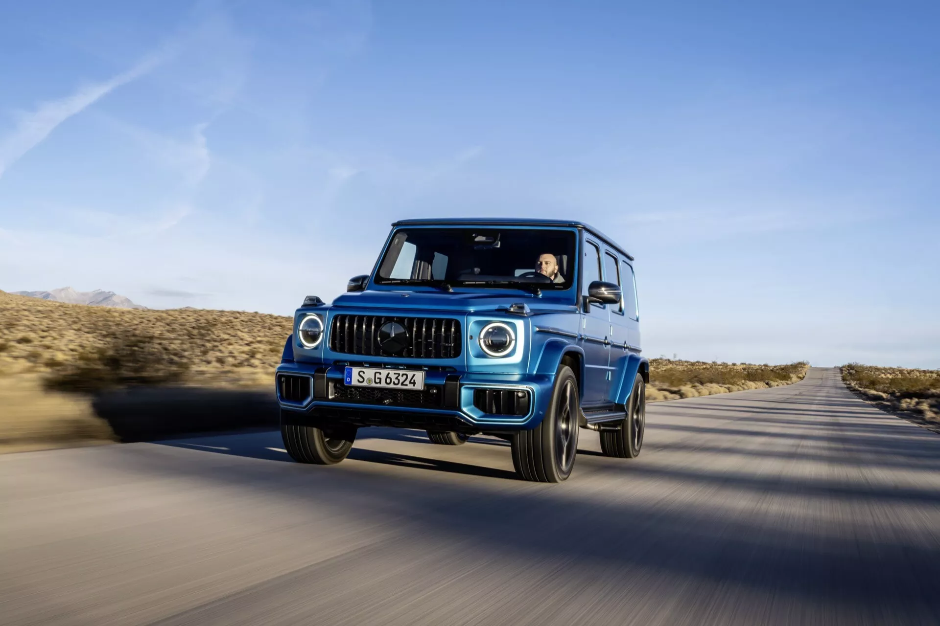 Exteriér modelu Mercedes-Benz G-Klasse 465 pro rok 2024 předvádějící elegantní design a pokročilé funkce