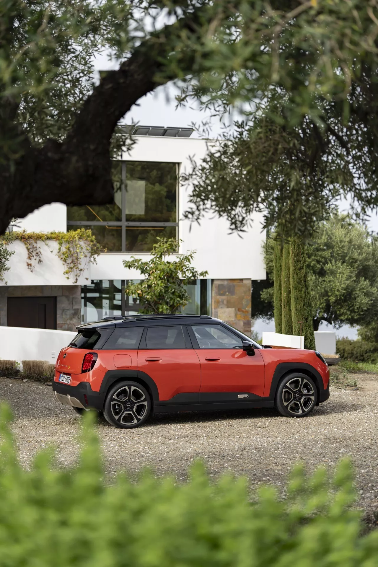 Mini Aceman 2024 (J05) předvádí moderní design, LED světlomety a charakteristickou zelenou barvu