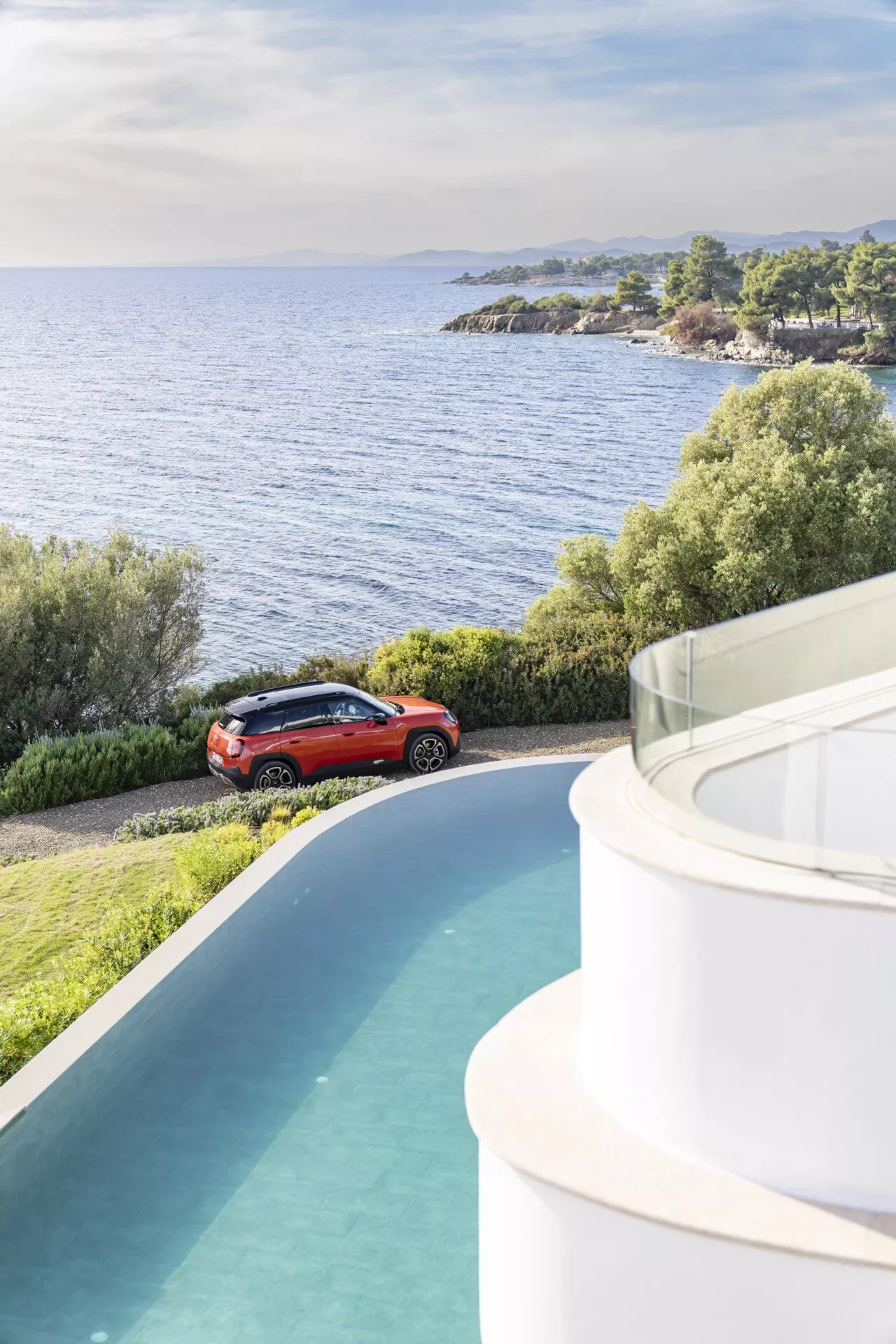 Mini Aceman 2024 (J05) představující elegantní design, pokročilé funkce a důraz na udržitelnost