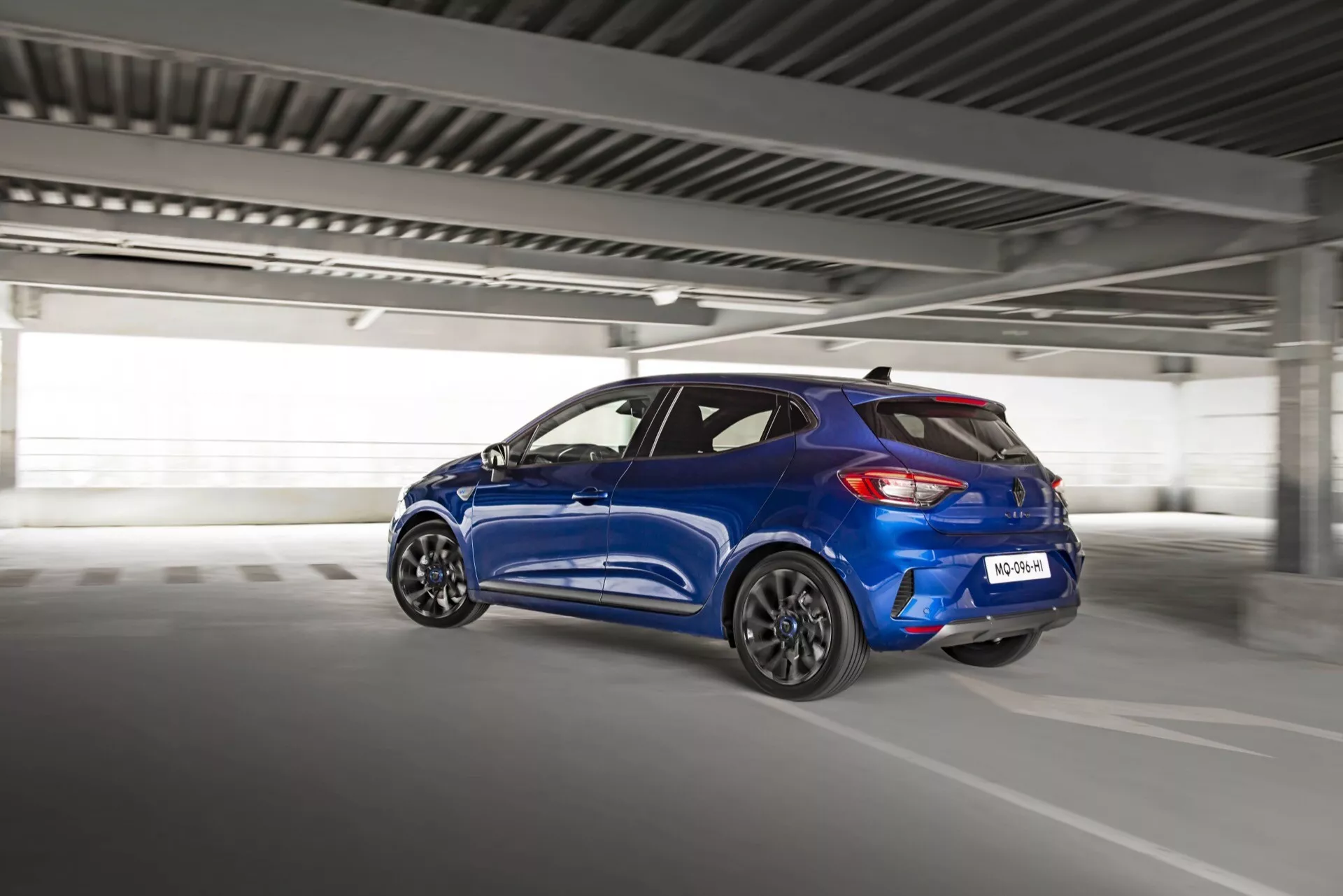 Model Renault Clio V-Facelift 2023 s lesklým vnějším designem a aktualizovanými funkcemi