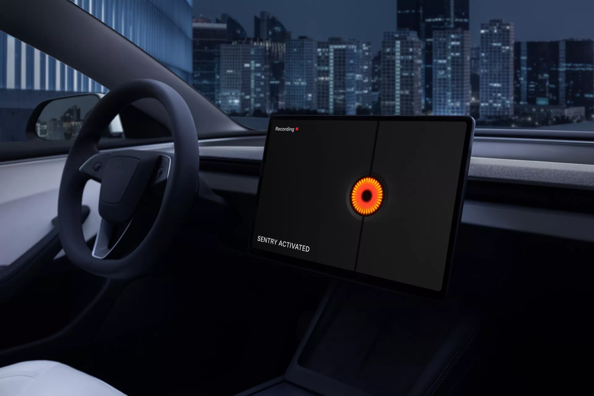 Interiér Tesly Model 3 (facelift první generace) 2023 s moderním, minimalistickým designem strany řidiče se zaměřením na inovativní digitální palubní desku s oznámením 'SYSTÉM AKTIVOVÁN' na pozadí noční městské krajiny