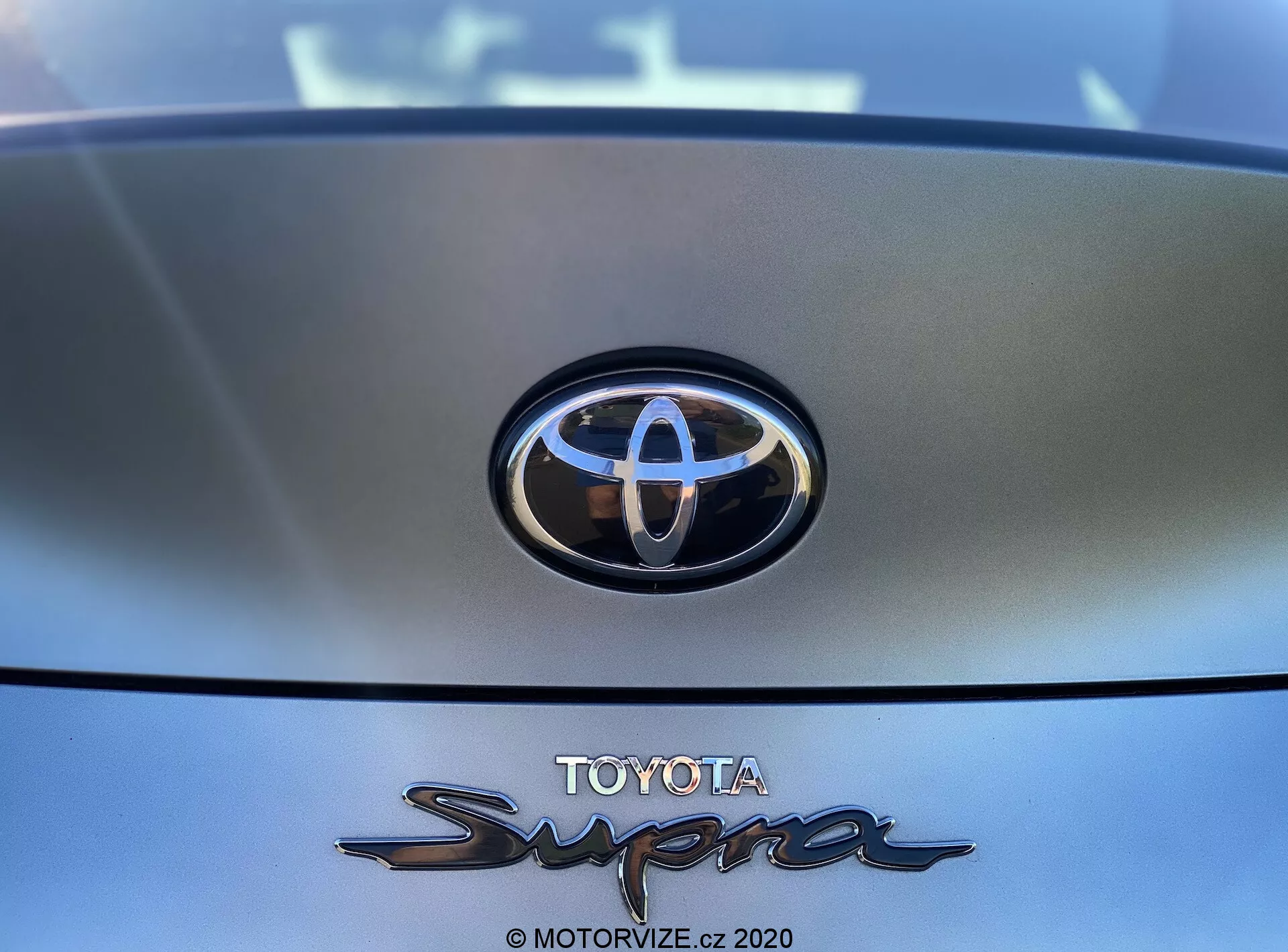 Toyota GR Supra 2.0 Pure Automatic 2019, elegantní a výkonné sportovní auto s výrazným designem, aerodynamickými prvky a vynikajícími výkonovými schopnostmi.