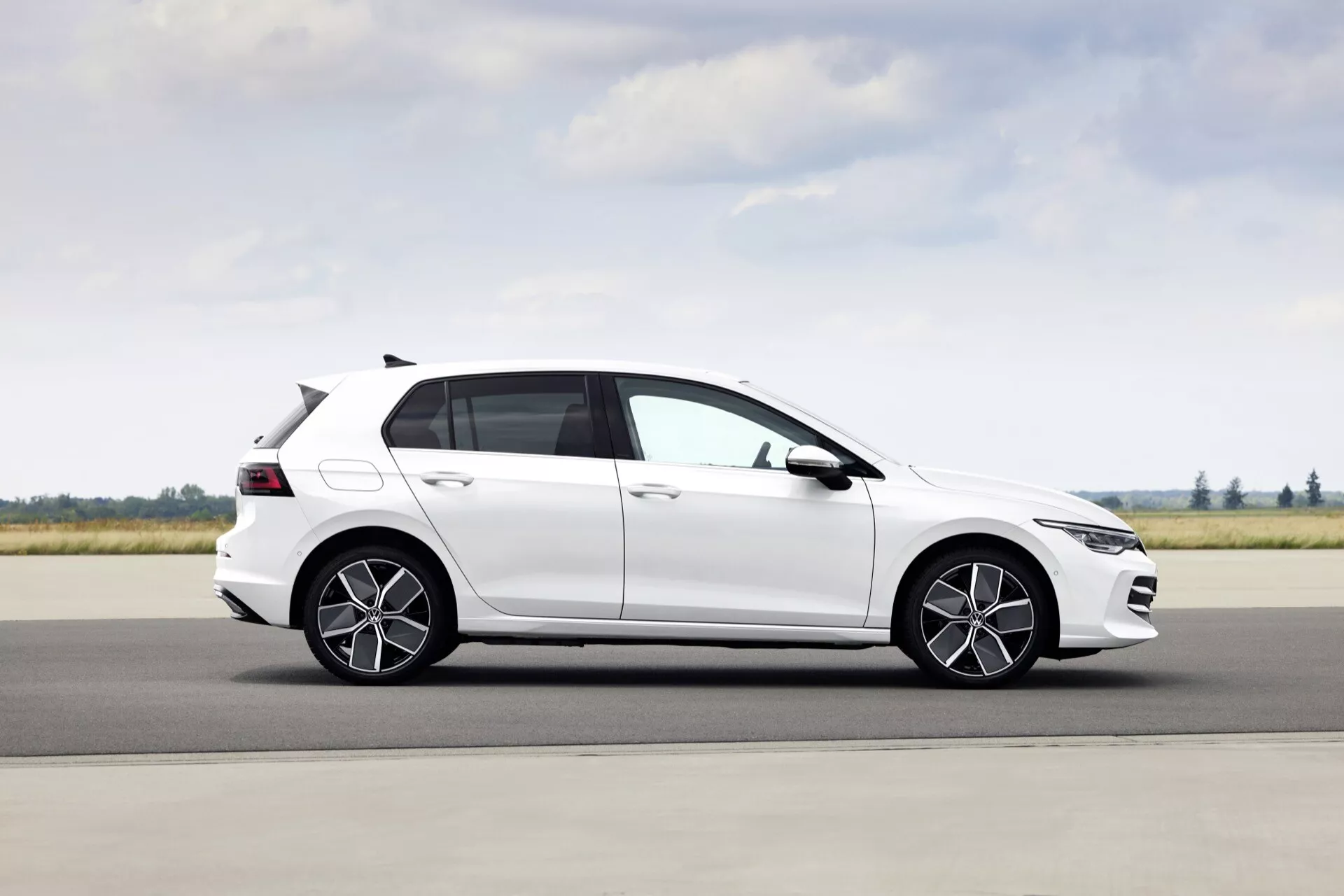Facelift Volkswagen Golf VIII 2024 s aktualizovaným designem a pokročilou technologií