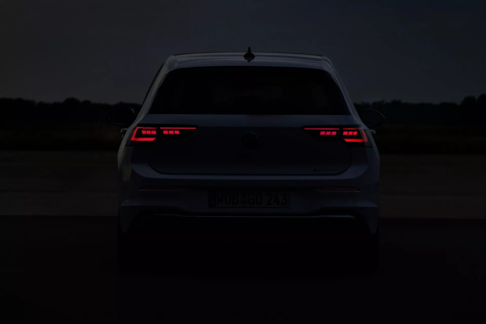 Model Volkswagen Golf VIII facelift 2024 ukazující vylepšenou aerodynamiku, LED osvětlení a moderní prvky interiéru